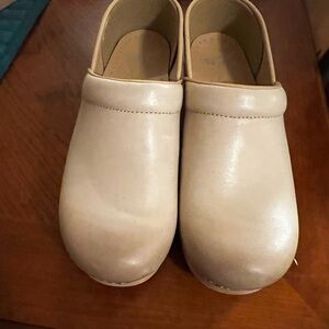 Women's Cream Clogs Dansko 39